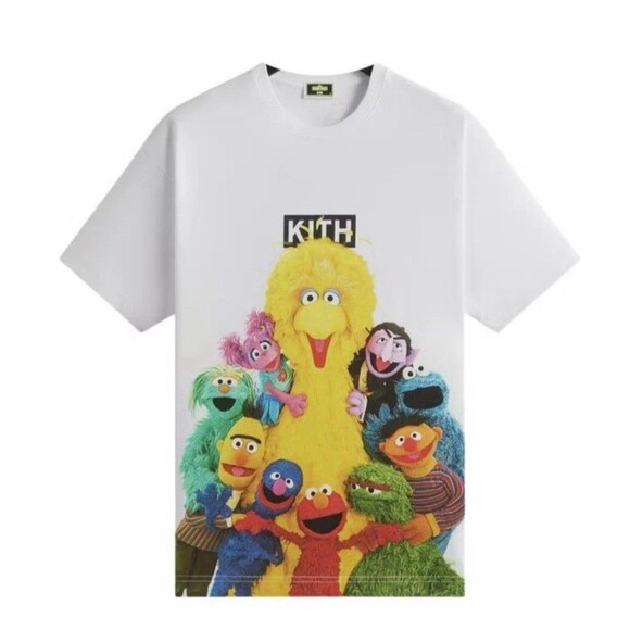 Kith x Sesame Street Collab Group Hug Tee White Mens Size Large NWT & Sealed - Picture 1 of 5